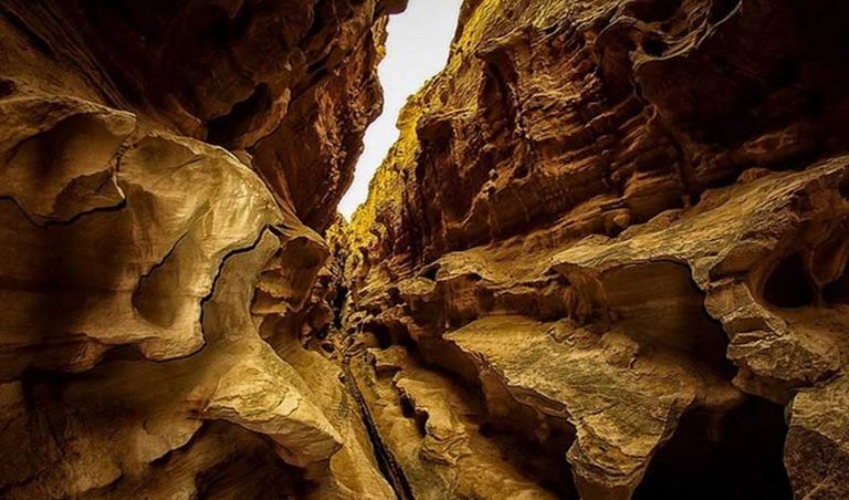 تنگه-چاهکوه