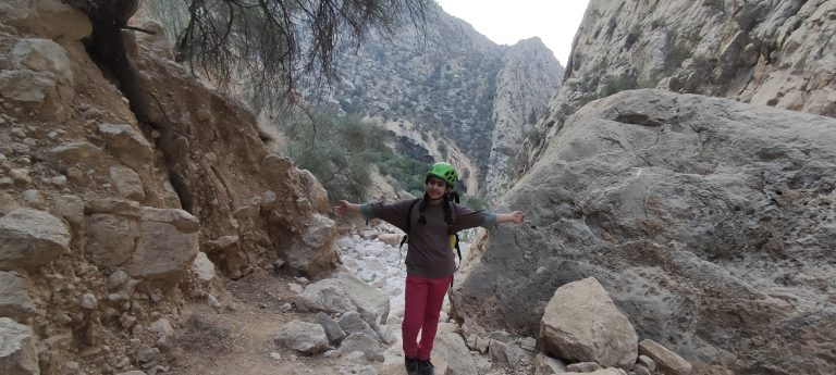 دختر شجاع در دره رغز